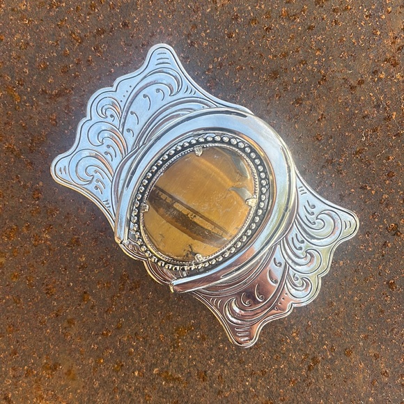 CAST METAL RESIN DECORATIVE BELT BUCKLE - Picture 5 of 5